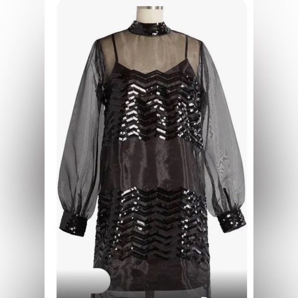 ⭐️⭐️ MODCLOTH Fanciful Fette Shift Sequin Overlay Dress NWT L - Picture 2 of 8